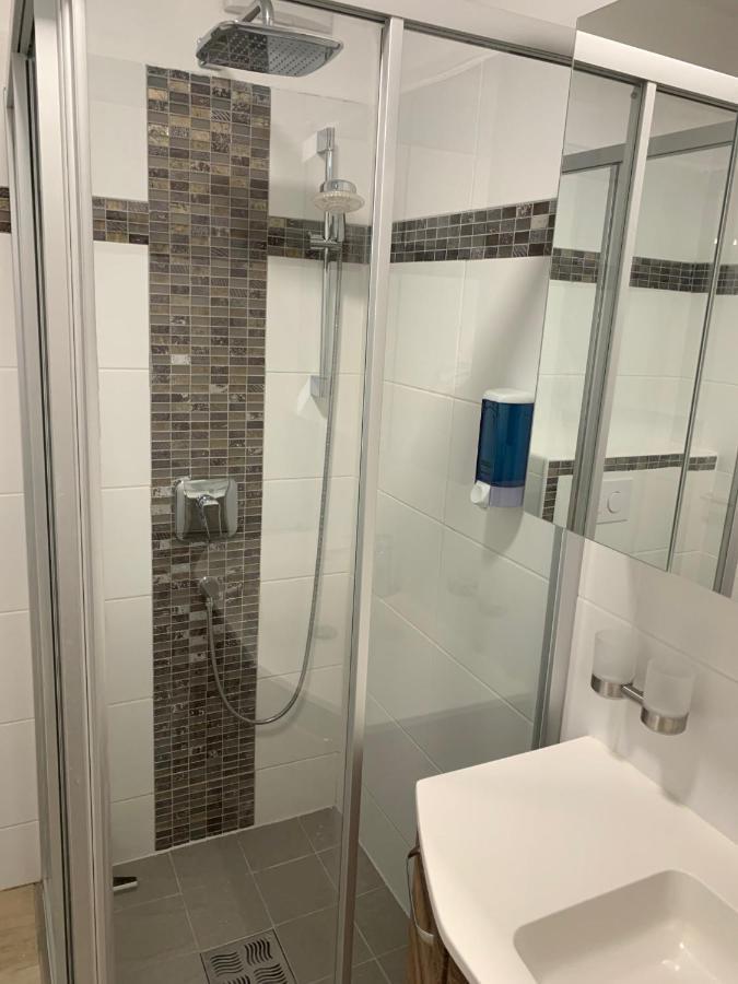 Exzellentes Apartment Mit Toller Aussicht! Linz Esterno foto